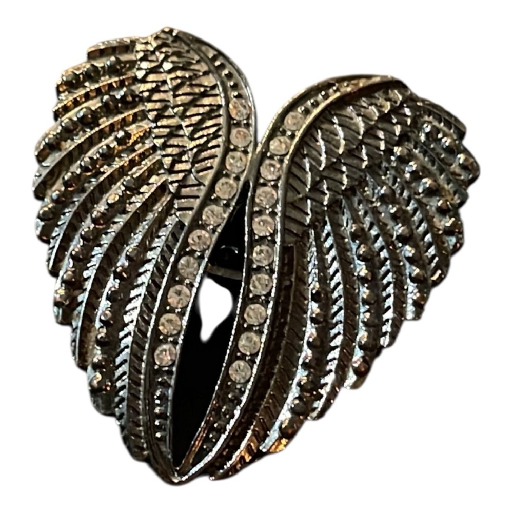 Silver Angel Wing stretch ring with Rhinestone Embellishments - Picture 2 of 5